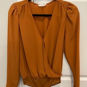 LUSH, LONG SLEEVE BODY SUITE, V-NECK, BURNT ORANGE, SIZE SMALL